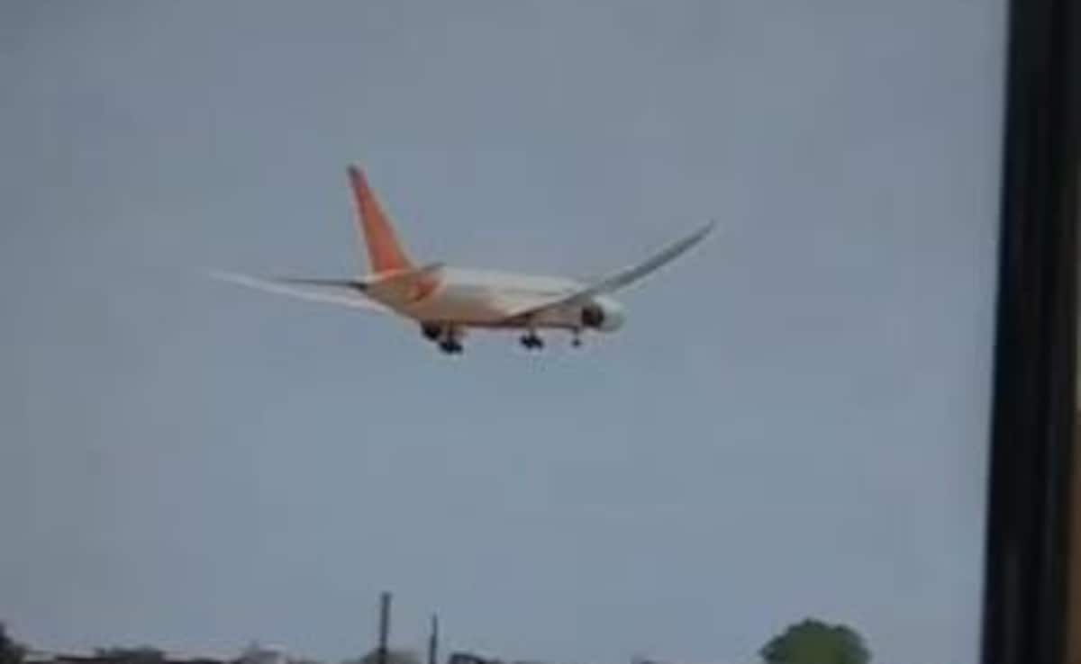 The flight crashed minutes after takeoff. The flight took off at 1:17 pm today.  