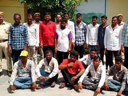 Rajasthan: हाईवे पर शव रखकर कर रहे थे मुआवजे की मांग, पुलिस ने 17 लोगों को किया गिरफ्तार... कई थे फरार अपराधी Rajasthan: हाईवे पर शव रखकर कर रहे थे मुआवजे की मांग, पुलिस ने 17 लोगों को किया गिरफ्तार... कई थे फरार अपराधी