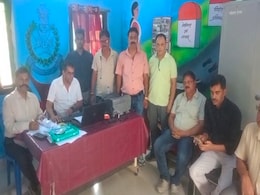 Bribe Case: बर्थडे पर रिश्वत लेते पकड़ा गए साहब; एक दिन बाद था रिटायरमेंट, सागर में लोकायुक्त का एक्शन Bribe Case: बर्थडे पर रिश्वत लेते पकड़ा गए साहब; एक दिन बाद था रिटायरमेंट, सागर में लोकायुक्त का एक्शन