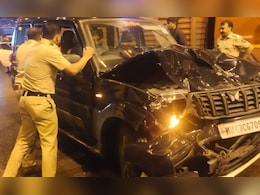 Accident News: बांगलादेशी घुसखोरांना घेऊन जाताना पोलिसांच्या गाडीचा अपघात, 3 PSI, 15 हवालदार जखमी Accident News: बांगलादेशी घुसखोरांना घेऊन जाताना पोलिसांच्या गाडीचा अपघात, 3 PSI, 15 हवालदार जखमी