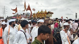 Saint Dnyaneshwar Maharaj Palkhi : आज माऊलींच्या पादुकांचं नीरास्नान, दौंडज खिंडीतील थांब्यानंतर पालखी मार्गस्थ
