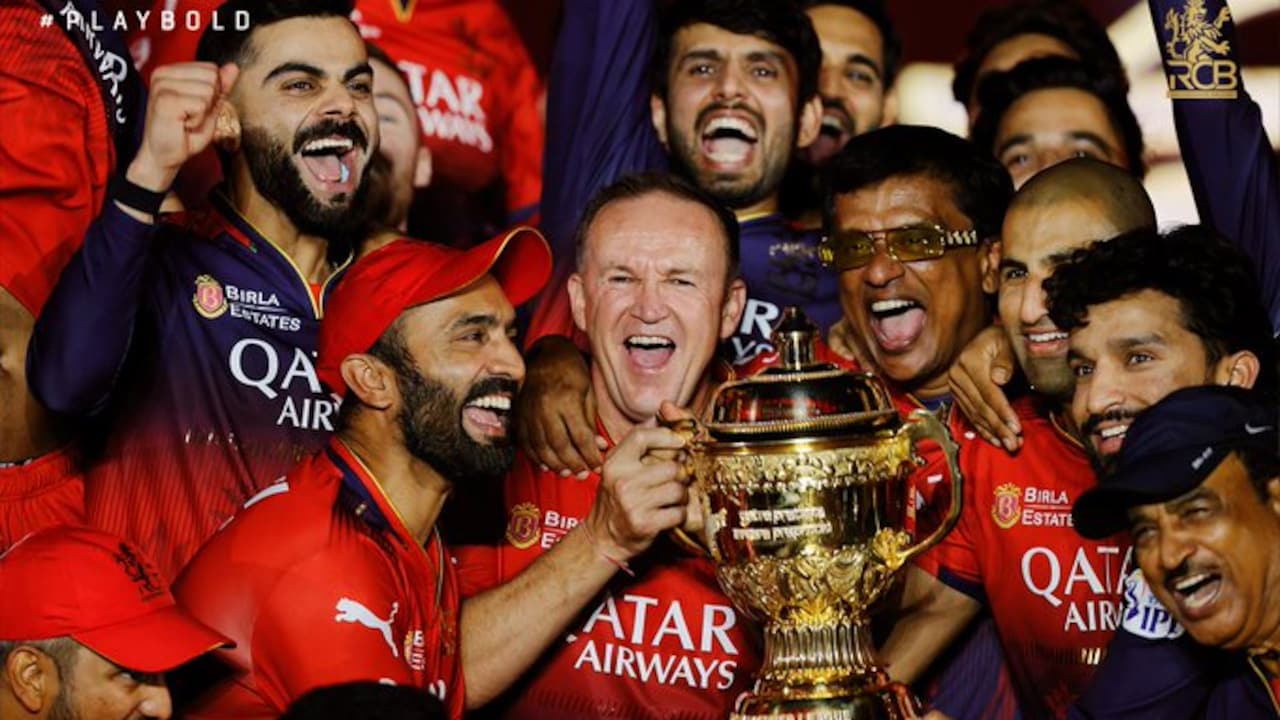 Englands Test Coach Hunt Can Hit An IPL Roadblock. Dinesh Karthik Explains Why