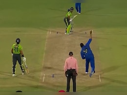 VIDEO: MLC में दिखा बल्लेबाजों का तूफान, पूरन के बाद हेटमायर ने मचाया विस्फोट, आखिरी गेंद पर छक्का लगाकर दिलाई जीत VIDEO: MLC में दिखा बल्लेबाजों का तूफान, पूरन के बाद हेटमायर ने मचाया विस्फोट, आखिरी गेंद पर छक्का लगाकर दिलाई जीत