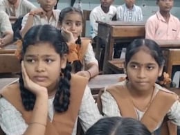 BMC School : मुंबई महापालिकेच्या या शाळेतील 700 मुलांचा जीव धोक्यात, विद्यार्थी-पालकांमध्ये भीती BMC School : मुंबई महापालिकेच्या या शाळेतील 700 मुलांचा जीव धोक्यात, विद्यार्थी-पालकांमध्ये भीती