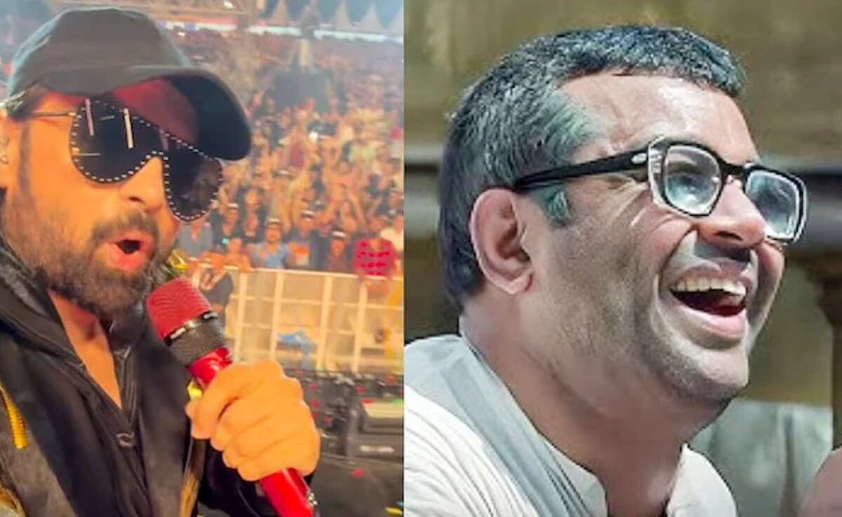 Amid <i>Hera Pheri 3</i> Row, Himesh Reshammiya's Shout Out To Paresh Rawal During Mumbai Concert: "He Was Fantastic"