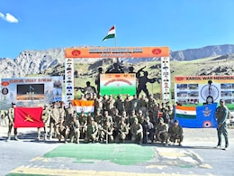 कारगिल विजय दिवस 26वीं वर्षगांठ की पूर्व संध्या पर भारतीय सेना का तोलोलिंग चोटी तक श्रद्धांजलि अभियान कारगिल विजय दिवस 26वीं वर्षगांठ की पूर्व संध्या पर भारतीय सेना का तोलोलिंग चोटी तक श्रद्धांजलि अभियान