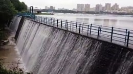 Powai Lake : जुलै महिन्यात ओसंडून वाहणारा पवई तलाव यंदा 18 जूनलाच ओव्हरफ्लो