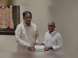 गूगल के वाइस प्रेसिडेंट का तिरुपति मंदिर में महादान, प्राणदान ट्रस्ट को दिए एक करोड़ गूगल के वाइस प्रेसिडेंट का तिरुपति मंदिर में महादान, प्राणदान ट्रस्ट को दिए एक करोड़