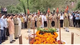झुंझुनूं: एक और जवान ने तोड़ा दम, &nbsp;सैन्य सम्मान के साथ अंतिम हुई विदाई; 8 साल के बेटे ने दी मुखाग्नि