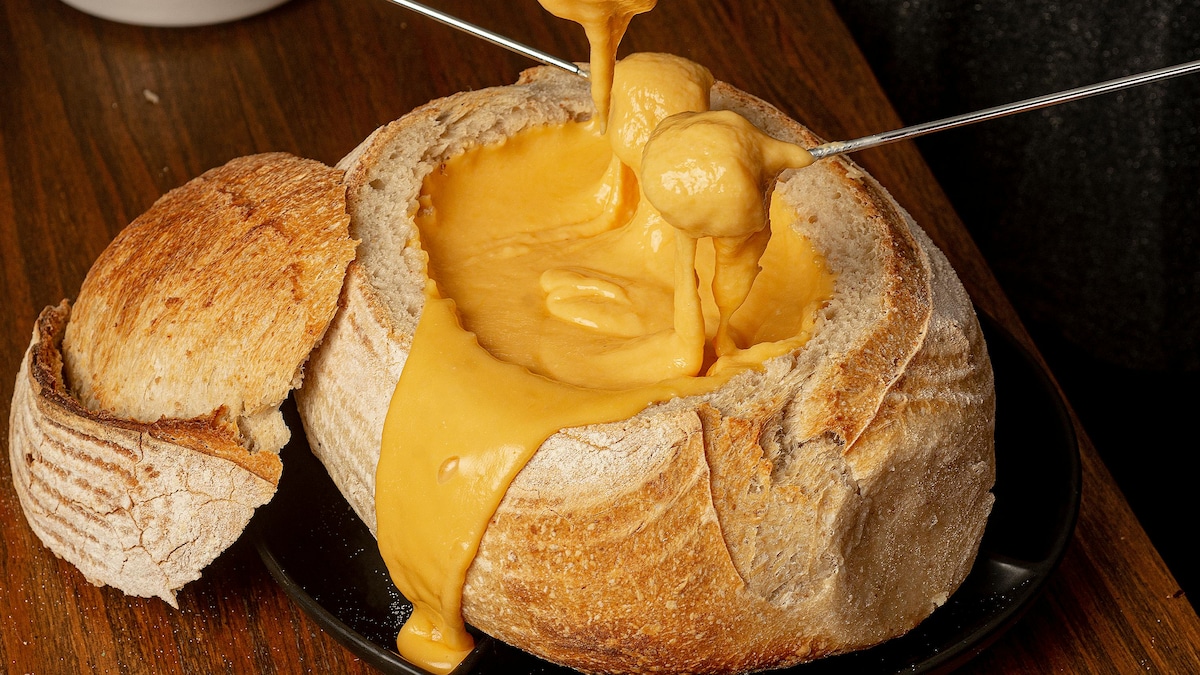 Guide to Making Delicious Cheese Fondue at Home
