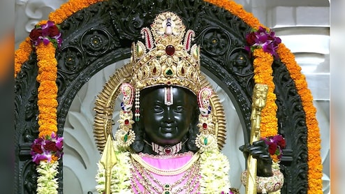 रामलला के दर्शन के लिए रायपुर से रवाना हुए 850 तीर्थ यात्री, नागरिक आपूर्ति निगम अध्यक्ष ने दिखाई हरी झंडी