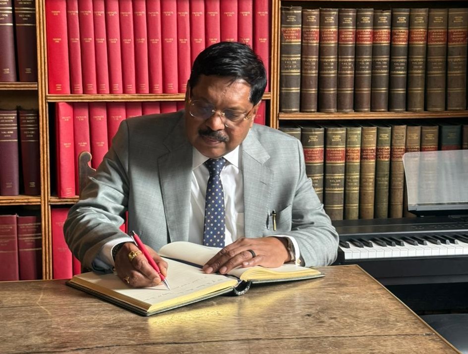 ऐसे निंदनीय कृत्यों के लिए कोई जगह नहीं...पीएम मोदी ने की CJI गवई से बात, धैर्य को सराहा 