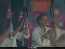 RCB Vs PBKS के मैच में अनुष्का शर्मा के बगल में बैठी महिला कौन थी? विराट कोहली से है पुरानी मुलाकात RCB Vs PBKS के मैच में अनुष्का शर्मा के बगल में बैठी महिला कौन थी? विराट कोहली से है पुरानी मुलाकात