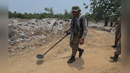 कमांड वायर और प्रेशर IED हैं नक्सलियों का सबसे बड़ा हथियार, 40 सालों में भी तोड़ नहीं निकाल पाई सुरक्षा एजेंसियां&nbsp;