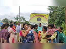 बच्चों को गोद में लेकर आंदोलन पर निकले छत्तीसगढ़ के ये चतुर्थ श्रेणी कर्मचारी, क्या अब इनकी मांगे मानेगी सरकार! बच्चों को गोद में लेकर आंदोलन पर निकले छत्तीसगढ़ के ये चतुर्थ श्रेणी कर्मचारी, क्या अब इनकी मांगे मानेगी सरकार!