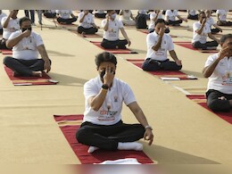 Yoga Dose: भागदौड़ भरी लाइफस्टाइल में निरोगी रहने के लिए जरूरी है योग, एक्सपर्ट बोले शरीर और मन दोनों के लिए फायदेमंद Yoga Dose: भागदौड़ भरी लाइफस्टाइल में निरोगी रहने के लिए जरूरी है योग, एक्सपर्ट बोले शरीर और मन दोनों के लिए फायदेमंद