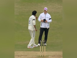 Shubman Gill, KL Rahul Angry As Ball Change Row With Umpire Haunts India. Ravindra Jadeja's Gesture Viral Shubman Gill, KL Rahul Angry As Ball Change Row With Umpire Haunts India. Ravindra Jadeja's Gesture Viral