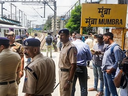 Mumbra Train Accident : लोकल ट्रेनचे दरवाजे आपोआप बंद झाल्यास काय होईल ? Mumbra Train Accident : लोकल ट्रेनचे दरवाजे आपोआप बंद झाल्यास काय होईल ?