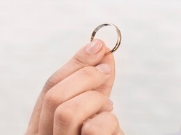 आप भी पहनते हैं चांदी की अंगूठी? जानें इससे मिलने वाले फायदे आप भी पहनते हैं चांदी की अंगूठी? जानें इससे मिलने वाले फायदे