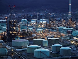 Brent Oil Futures Stay Above $80 For 2nd Day As Iran War Rattles Markets