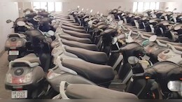 Rajasthan: इंश्योरेंस खत्म और बैट्री खराब, करीब 3 साल तक छात्राओं को मिलेंगी धूल फांकती स्कूटियां