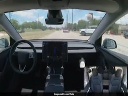 Video Shows Tesla Driving Itself To New Owner's Home, Elon Musk Reacts Video Shows Tesla Driving Itself To New Owner's Home, Elon Musk Reacts