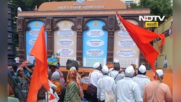 Aashadhi Wari: वैष्णवांच्या मेळ्यासमवेत शासकीय योजनांची माहिती देणारी &lsquo;संवादवारी&rsquo;