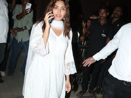 Mrunal Thakur's White <i>Chikankari</i> Suit Gets Summer Style Nod Mrunal Thakur's White <i>Chikankari</i> Suit Gets Summer Style Nod