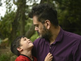 पापा से ही ये 4 चीजें सीखते हैं बेटे, एक्सपर्ट ने बताया पिता को जरूर रखना चाहिए इन बातों का ध्यान पापा से ही ये 4 चीजें सीखते हैं बेटे, एक्सपर्ट ने बताया पिता को जरूर रखना चाहिए इन बातों का ध्यान