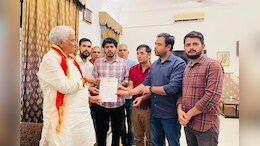 Udaipur: उदयपुर में रेजिडेंट डॉक्टर की मौत का मामला गरमाया, किरोड़ी लाल मीणा से मिलने पहुंचे चिकित्सक