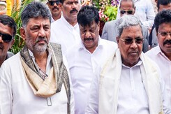 Siddaramaiah, DK Shivakumar's "United" Moment As Party Troubleshooter Lands Siddaramaiah, DK Shivakumar's "United" Moment As Party Troubleshooter Lands