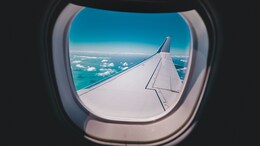 5 Fascinating Reasons Why Airplane Windows Are Round, Not Square
