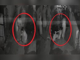 VIDEO: गालीगलौज करने पर महिला ने शराबी को पीटा, बचाव में आई पत्नी; फिर बीच सड़क पर जो हुआ उसे देखने लग गई भीड़ VIDEO: गालीगलौज करने पर महिला ने शराबी को पीटा, बचाव में आई पत्नी; फिर बीच सड़क पर जो हुआ उसे देखने लग गई भीड़