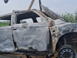 यूपी के बुलंदशहर में कार बना आग का गोला, एक ही परिवार के 5 लोगों की जिंदा जलकर मौत यूपी के बुलंदशहर में कार बना आग का गोला, एक ही परिवार के 5 लोगों की जिंदा जलकर मौत