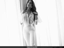Janhvi Kapoor Brings Back The Capri Trend With An All-White Panelled Blouse Janhvi Kapoor Brings Back The Capri Trend With An All-White Panelled Blouse
