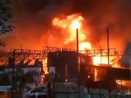 गाजियाबाद के  साहिबाबाद में होटल में लगी भीषण आग