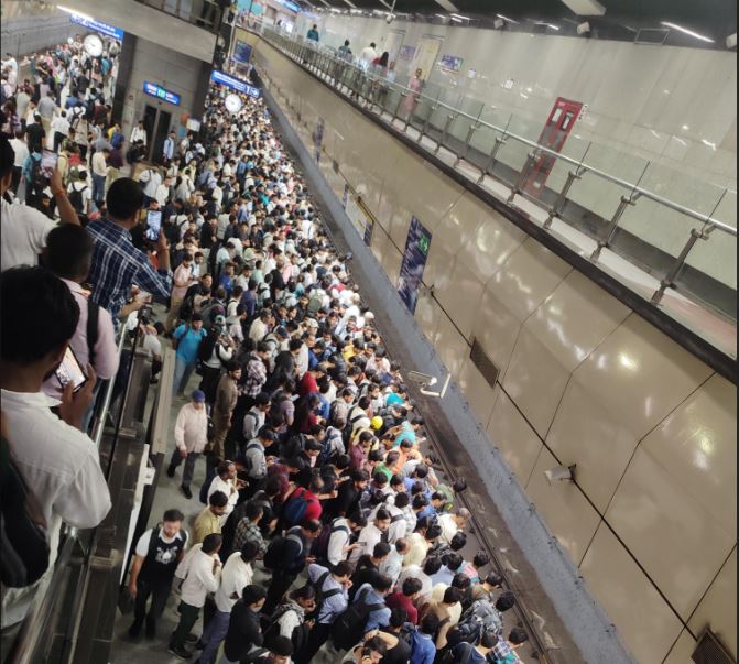गजब! दिल्ली मेट्रो ने रिकॉर्ड बना लिया, 1 दिन में पहली बार  81.87 लाख यात्रियों ने किया सफर