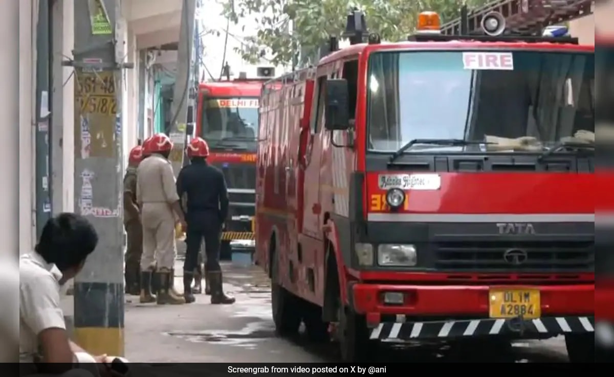 Ню Делхи Четирима души загинаха при пожар който избухна в
