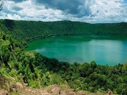 All About Lonar Crater Lake: Maharashtra's 'Otherworldly' Wonder Born From Stars All About Lonar Crater Lake: Maharashtra's 'Otherworldly' Wonder Born From Stars