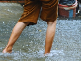 Dharavi Leptospirosis : पावसाळ्यामध्ये धारावीत जीवघेणा लेप्टोस्पायरोसिस पसरण्याची भीती, आकडेवारी काय सांगते? Dharavi Leptospirosis : पावसाळ्यामध्ये धारावीत जीवघेणा लेप्टोस्पायरोसिस पसरण्याची भीती, आकडेवारी काय सांगते?