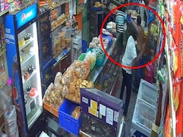 On CCTV, Man Murdered With Machetes By 7 Inside Bakery In Karnataka On CCTV, Man Murdered With Machetes By 7 Inside Bakery In Karnataka
