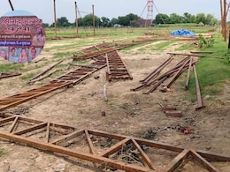 इटावा कथा कांड का असर: टेंट लग चुके थे, मंच सज चुका था, कलश यात्रा से पहले रोकी गई श्रीमद्भागवत कथा इटावा कथा कांड का असर: टेंट लग चुके थे, मंच सज चुका था, कलश यात्रा से पहले रोकी गई श्रीमद्भागवत कथा