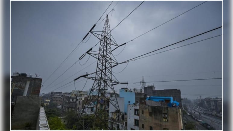 राजगढ़ के मेडिकल कॉलेज में दूसरा हादसा, हाईटेंशन लाइन की चपेट में आया मजदूर; प्राइवेट पार्ट सहित 70% जला शरीर