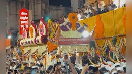 Pune Palkhi 2025: माऊली अन् बाप्पांची भेट! 'विठूनामा'च्या गजराने पुण्यनगरी दुमदुमली, पाहा सुंदर VIDEO