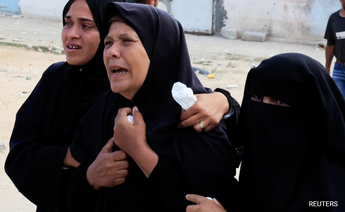 Кайро Газа Израелският огън уби най малко 40 души половината