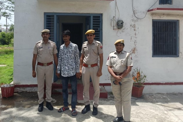पुलिस की गिरफ्त में आरोपी पुलिस की गिरफ्त में आरोपी