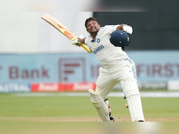 सरफराज खान ने बल्ले से मचाया गदर, बुची बाबू टूर्नामेंट में इतनी गेंदों में तूफानी शतक ठोक मचाई खलबली