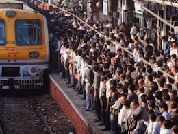 Mumbai Government Job Timings To Change? New Move To Tackle Train Crowd Mumbai Government Job Timings To Change? New Move To Tackle Train Crowd