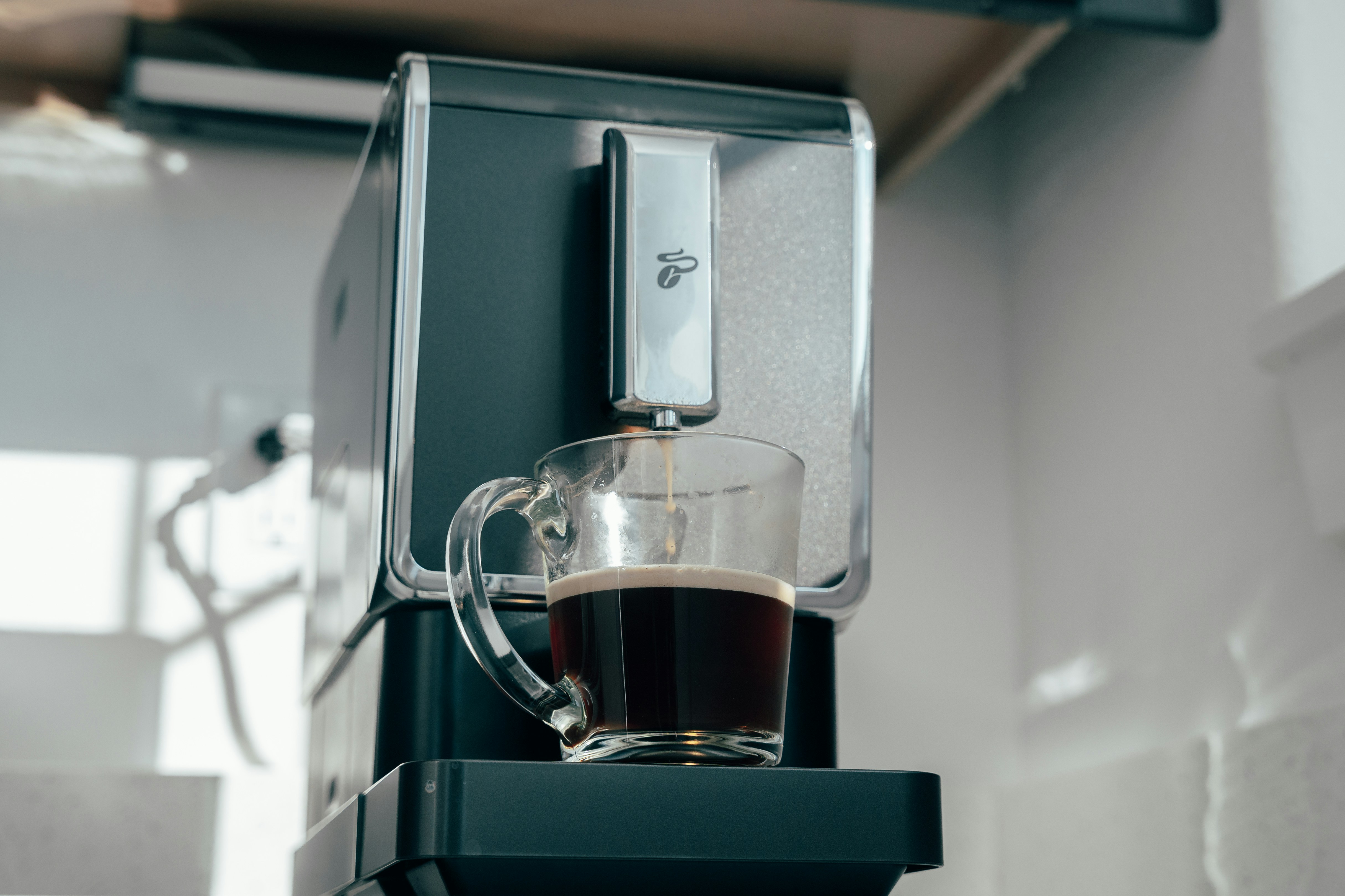French Press Or Espresso Machine: Which Brews Better Coffee For Your Daily Fix?