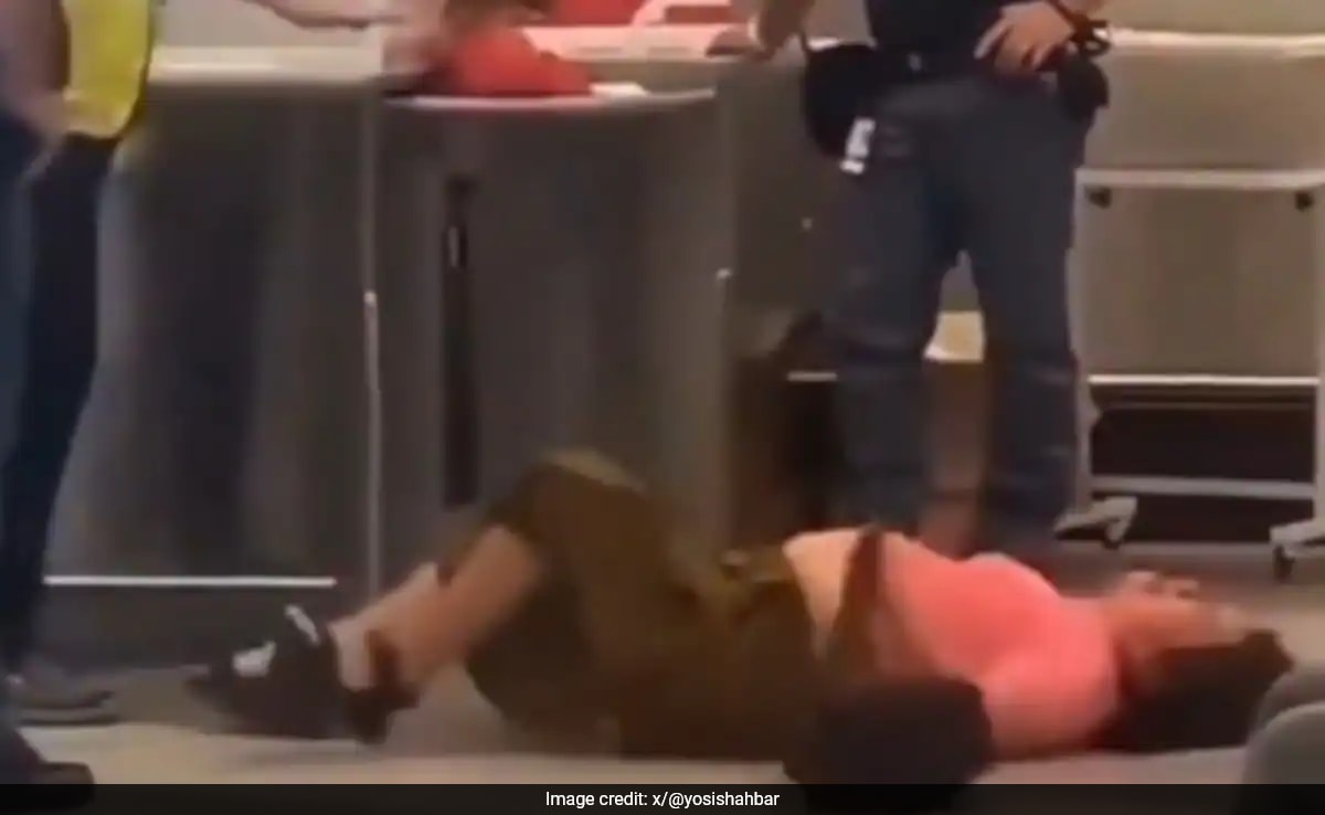 showquick read Резюмето е генерирано от AI рецензирана новина Видеоклип